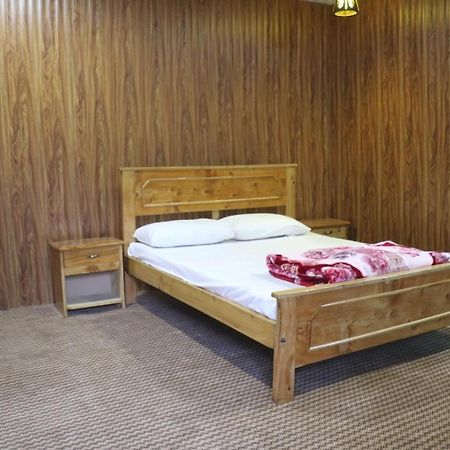 Golden Peak Guest House Gilgit Bagian luar foto