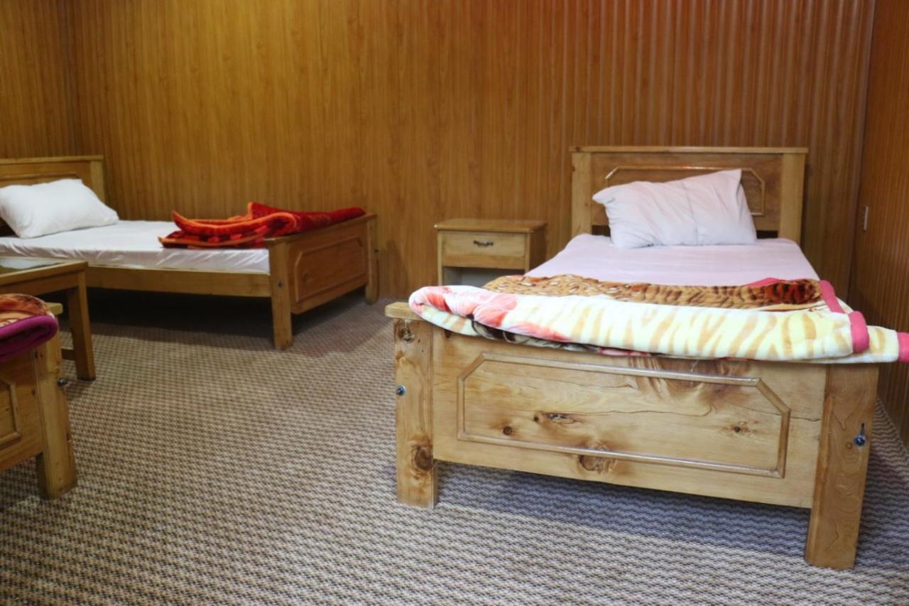 Golden Peak Guest House Gilgit Bagian luar foto